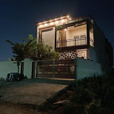 Ezhilagam Stays Chennai Exterior photo